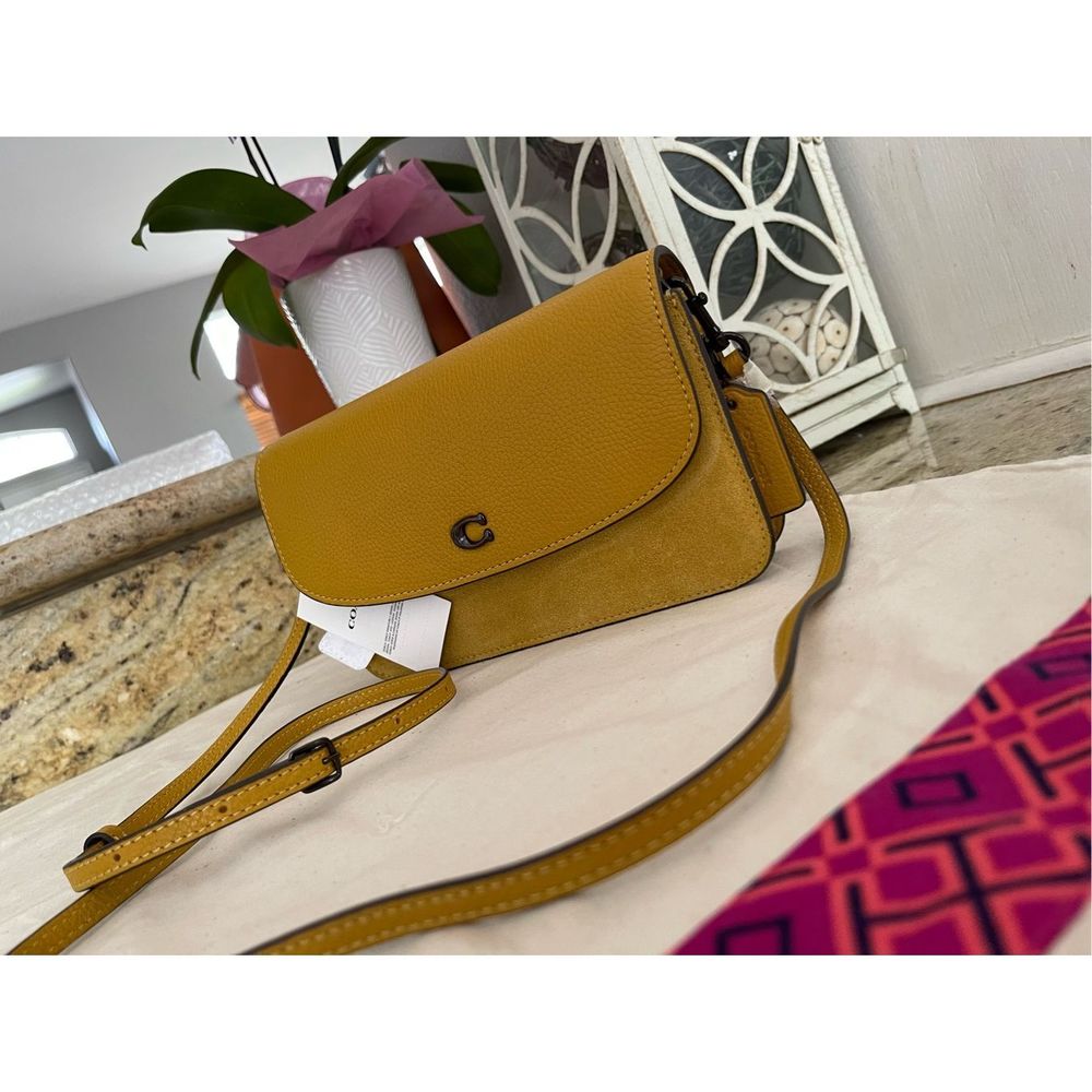 New coach leather crossbody - Picture 4 of 10